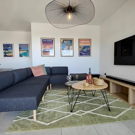 2 Bedrooms Sea View Pool Wifi Parking Clim