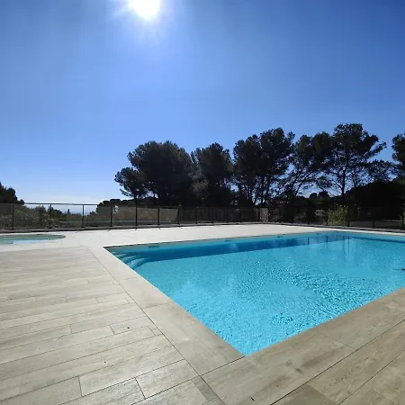 شقة 2 Bedrooms Sea View Pool Wifi Parking Clim فالوريس