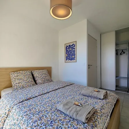 2 Bedrooms Sea View Pool Wifi Parking Clim * فالوريس